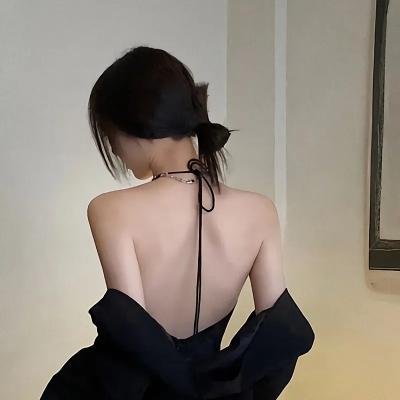 淘气小女巫